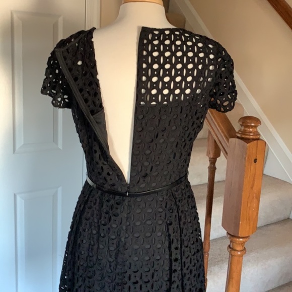 Ellen Tracy black belted eyelet dress with lining - Picture 10 of 10
